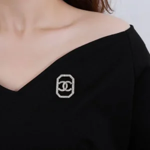 2026 CHANEL シャネル ブローチ 日本でも大人気のモデル 商品画像 1