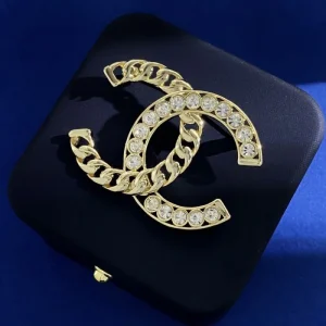 2026 CHANEL シャネル ブローチ レトロ感のあるデザイン 商品画像 1