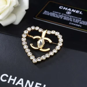 CHANEL シャネル 品薄状態になる夏季新作 2026 ブローチ 商品画像 1