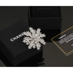 CHANEL シャネル 絶大な人気を博する新作 2026 ブローチ 商品画像 1