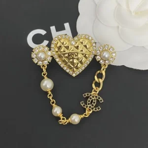 CHANEL シャネル 今年の夏はこれで決まり 2026 ブローチ 商品画像 1