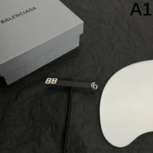 大人っぽい雰囲気 2026 イヤリング BALENCIAGA バレンシアガ 商品画像 1