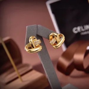 トップスからチラ見える安心 2026 イヤリング CELINE セリーヌ 商品画像 1