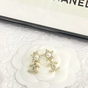 オシャレにまとめる逸品 2026 イヤリング CHANEL シャネル 商品画像 1