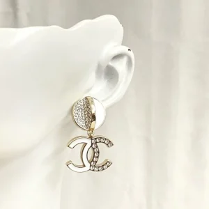 夏に必須の定番アイテム 2026 イヤリング CHANEL シャネル 商品画像 1