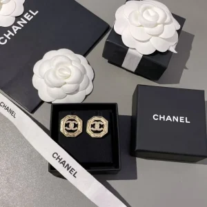 2026 CHANEL シャネル イヤリング さりげないおしゃれを楽しめ 商品画像 1