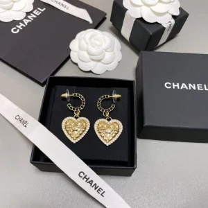 2026 CHANEL シャネル イヤリング 主役になる個性的なアイテム 商品画像 1