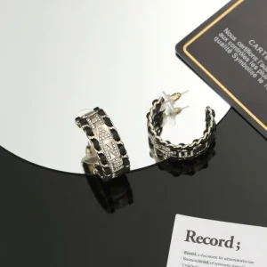 2026 CHANEL シャネル イヤリング おしゃれ上級者の印象がある 商品画像 1