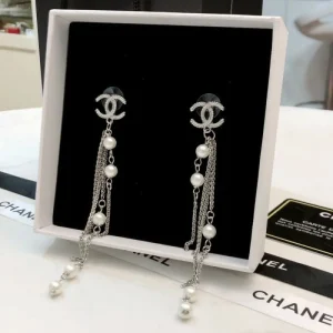 CHANEL シャネル カジュアル反転魅力 2026 イヤリング 商品画像 1