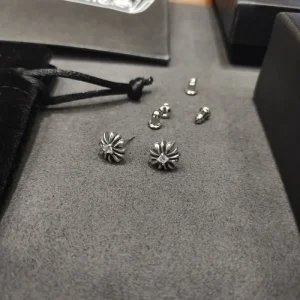 新作追加 2026 イヤリング CHROME HEARTS クロムハーツ 商品画像 1