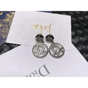 毎シーズン人気が高い 2026 イヤリング DIOR ディオール 商品画像 1