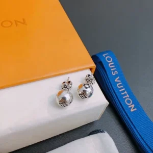 2026 LOUIS VUITTON ルイヴィトン イヤリング 大好評アイテム 商品画像 1