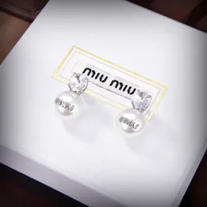 カラー豊富 2026 イヤリング MIU MIU ミュウミュウ 商品画像 1