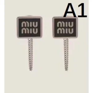 MIU MIU ミュウミュウ 絶大な人気 2026 イヤリング 商品画像 1