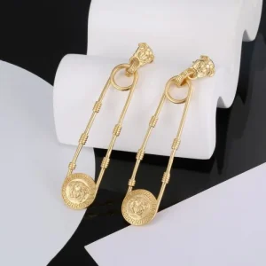 VERSACE ヴェルサーチェ 流行の最前線 2026 イヤリング 商品画像 1
