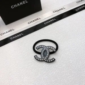CHANEL シャネル 目を引くーデザインが特徴的 2026 髪飾り 商品画像 1