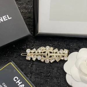 CHANEL シャネル キレイめな印象を与えてくれ 2026 髪飾り 商品画像 1