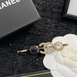 CHANEL シャネル さりげないおしゃれを楽しめ 2026 髪飾り 商品画像 1