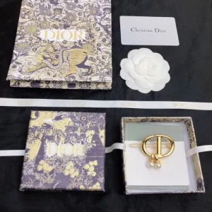 人気もまだまだ継続しています 2026 髪飾り DIOR ディオール 商品画像 1