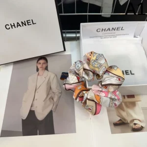 先行予約販売 2026 髪飾り LOUIS VUITTON ルイヴィトン 商品画像 1