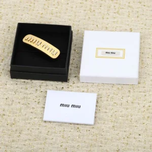 トレンドの最先端に 2026 髪飾り MIU MIU ミュウミュウ 商品画像 1