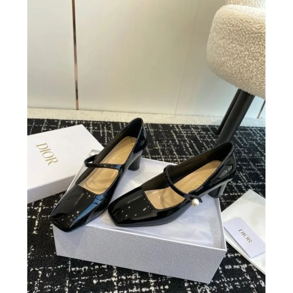 2026 レトロ感のあるデザイン DIOR ディオール レディース ハイヒール 商品画像 3