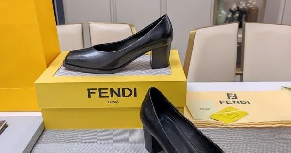 FENDI フェンデイ 2024FW レディース ハイヒール 注目されている新品 商品画像 11