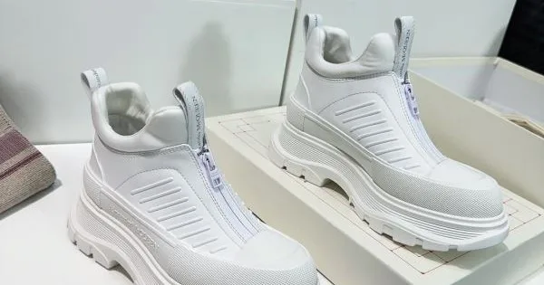 2026 完売必須 ALEXANDER WANG アレキサンダーワン レディース用 カジュアルシューズ 商品画像 11