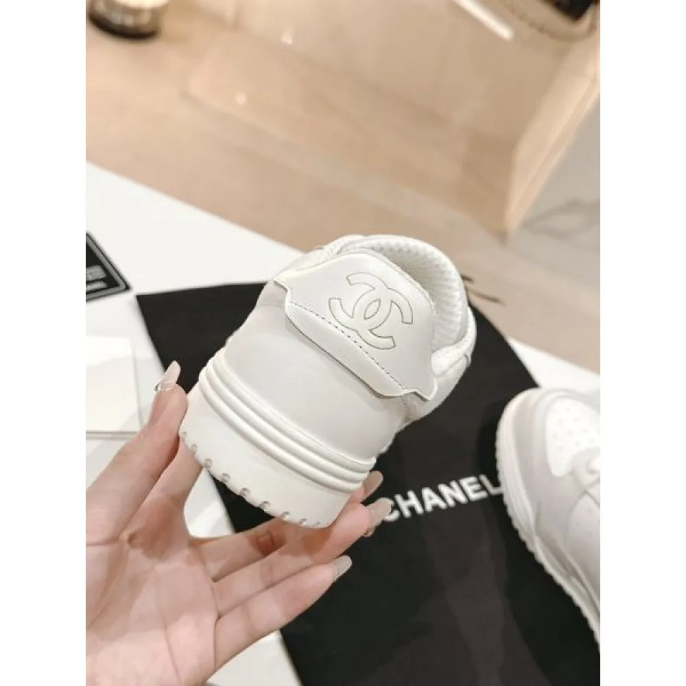 2026 季節の変わり目に活躍する CHANEL シャネル レディース用 カジュアルシューズ 商品画像 8