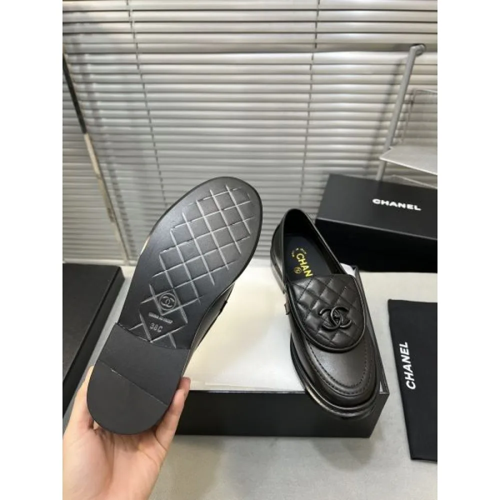2026 ロゴが美しい CHANEL シャネル レディース用 カジュアルシューズ 商品画像 9
