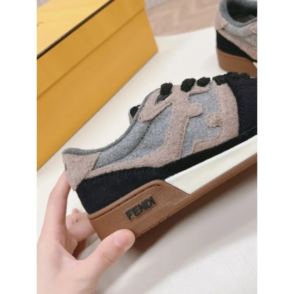 2026 超レアな入手困難品 FENDI フェンデイ レディース用 カジュアルシューズ 商品画像 8