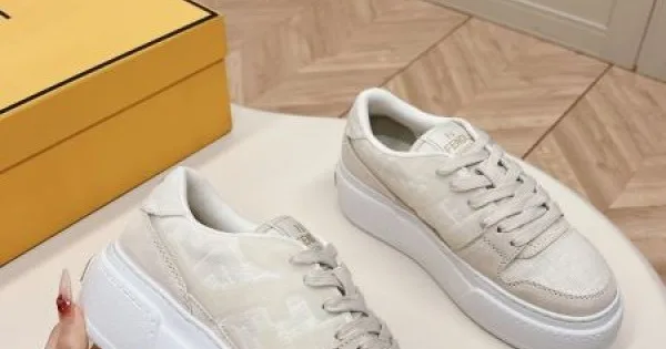 2026 きちんと感が強い FENDI フェンデイ レディース用 カジュアルシューズ 商品画像 11