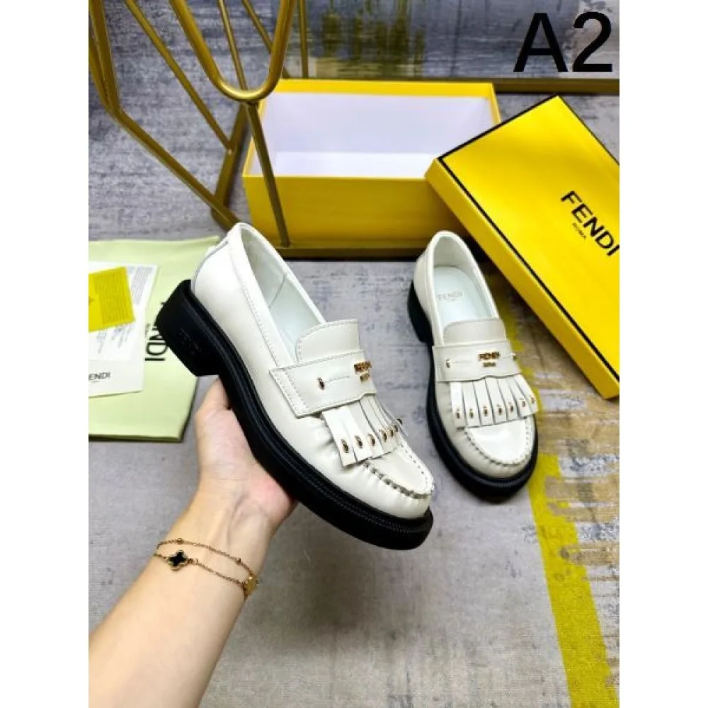 FENDI フェンデイ 2024FW レディース用 カジュアルシューズ お気に入りのスタイル 商品画像 2