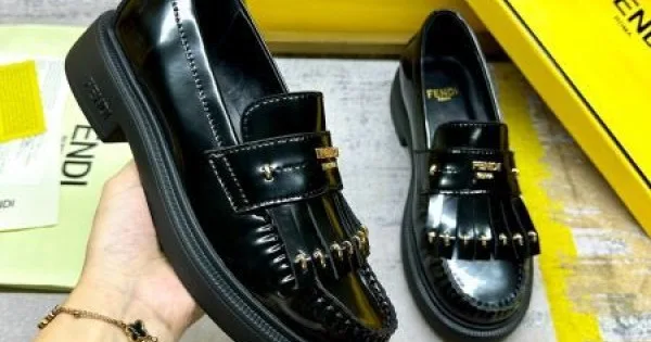 FENDI フェンデイ 2024FW レディース用 カジュアルシューズ お気に入りのスタイル 商品画像 9