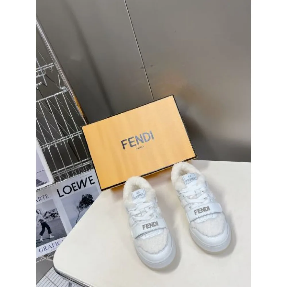 FENDI フェンデイ 2024FW レディース用 カジュアルシューズ 大人っぽく見せてくれ 商品画像 4
