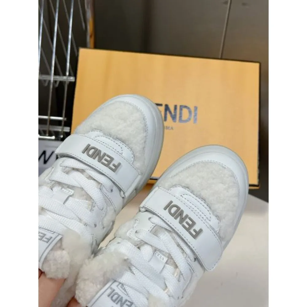 FENDI フェンデイ 2024FW レディース用 カジュアルシューズ 大人っぽく見せてくれ 商品画像 7