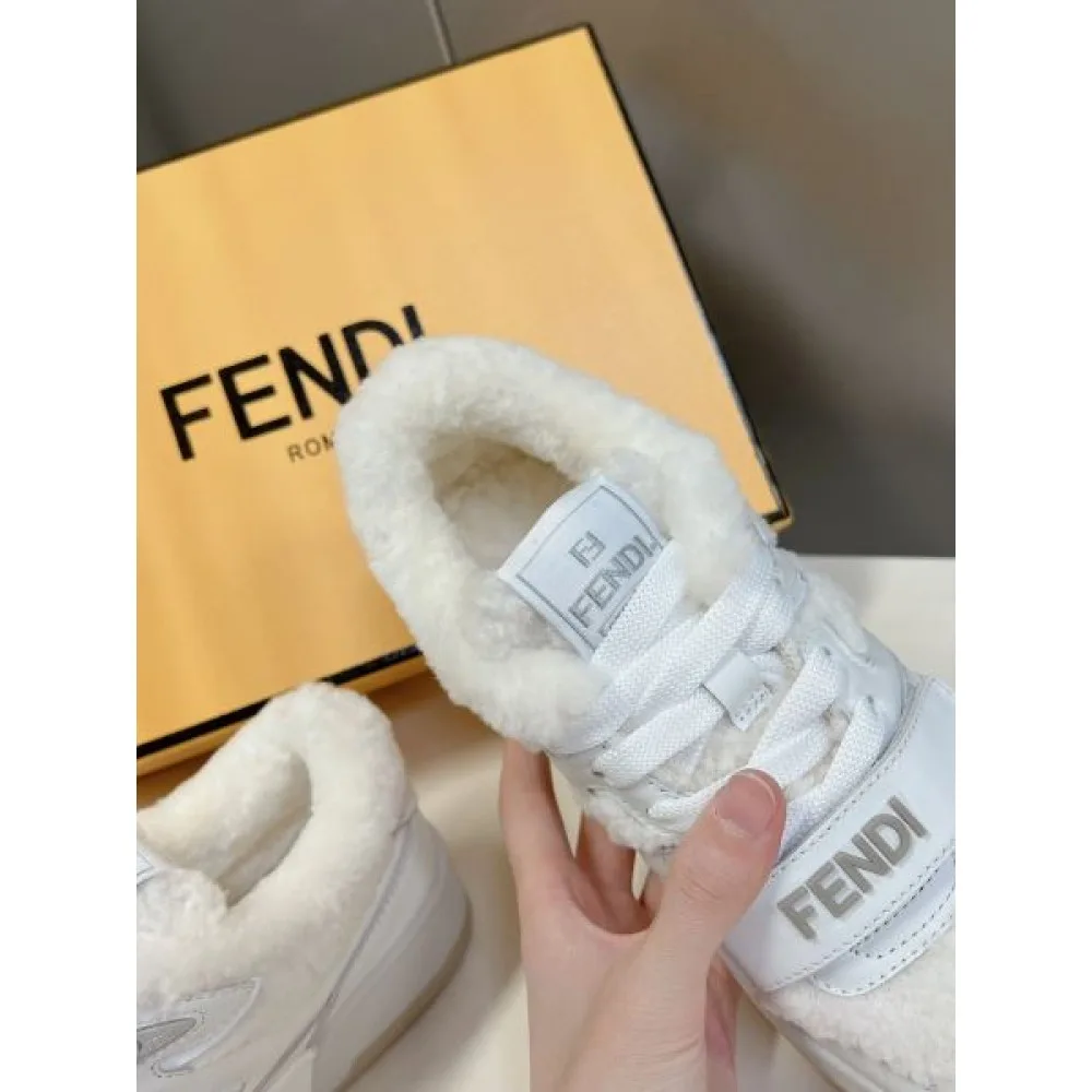 FENDI フェンデイ 2024FW レディース用 カジュアルシューズ 大人っぽく見せてくれ 商品画像 8