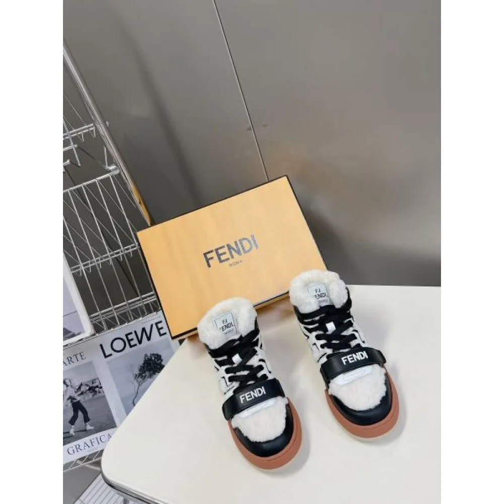 FENDI フェンデイ 2024FW レディース用 カジュアルシューズ とても取り入れやすい 商品画像 4
