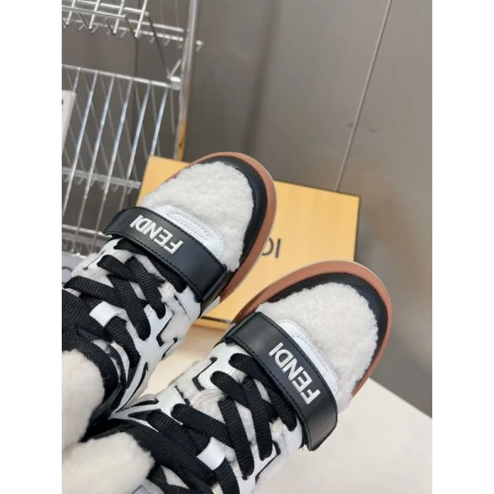 FENDI フェンデイ 2024FW レディース用 カジュアルシューズ とても取り入れやすい 商品画像 8