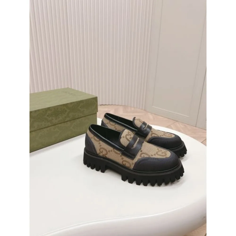 2026 着心地のいいサイズ感 GUCCI グッチ レディース用 カジュアルシューズ 商品画像 2