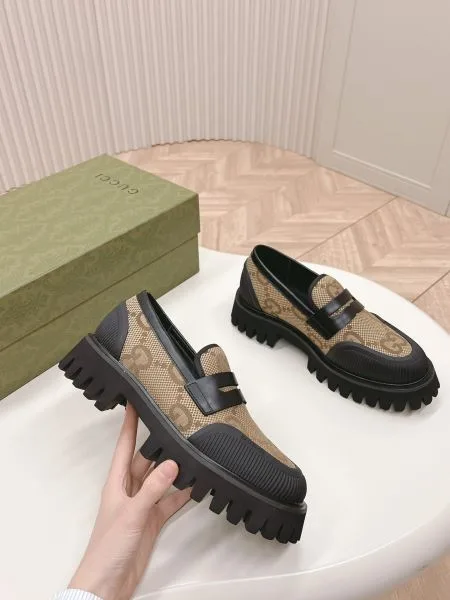 2026 着心地のいいサイズ感 GUCCI グッチ レディース用 カジュアルシューズ 商品画像 10