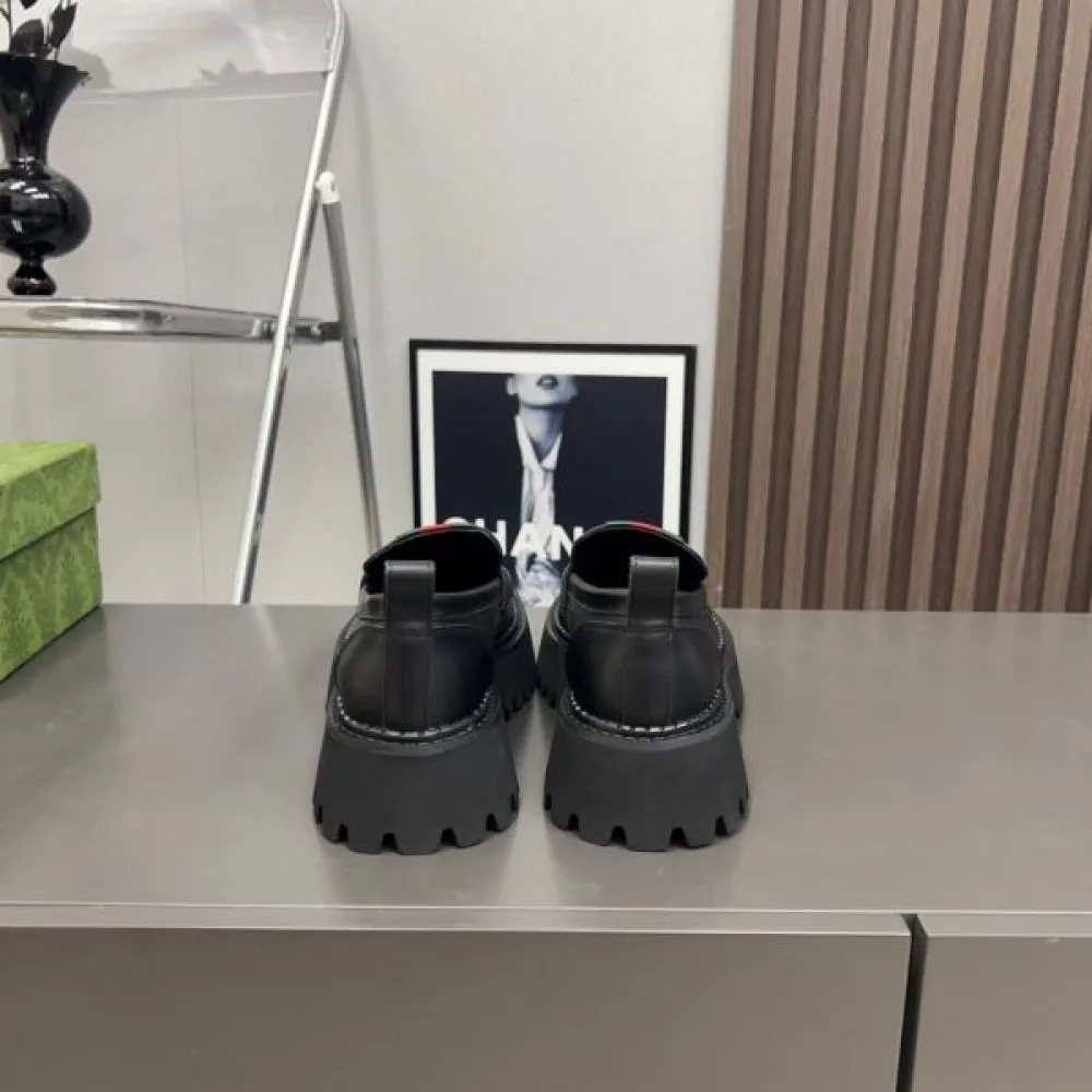 GUCCI グッチ 2024FW レディース用 カジュアルシューズ カジュアルめなコーデ 商品画像 8