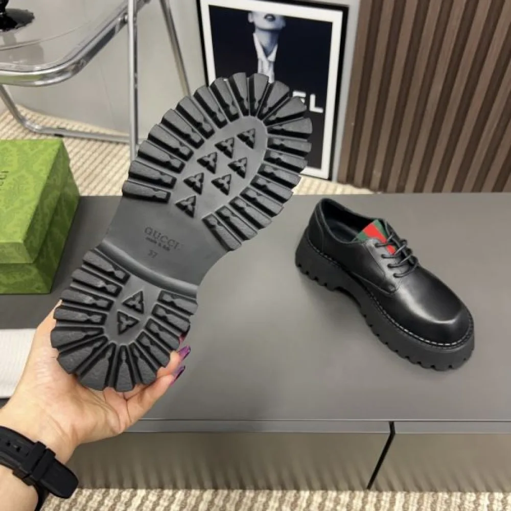 GUCCI グッチ 2024FW レディース用 カジュアルシューズ 人気の高さがうかがえ 商品画像 9