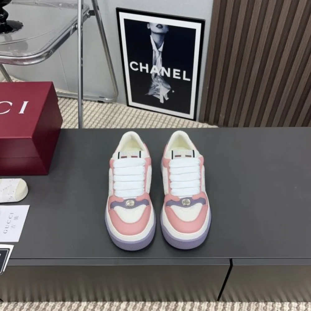 GUCCI グッチ 2024FW レディース用 カジュアルシューズ ファッション感が満点 商品画像 1
