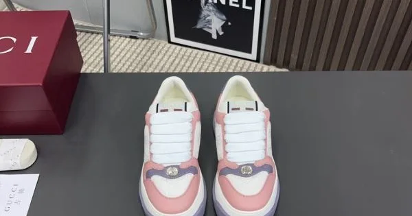 GUCCI グッチ 2024FW レディース用 カジュアルシューズ ファッション感が満点 商品画像 11