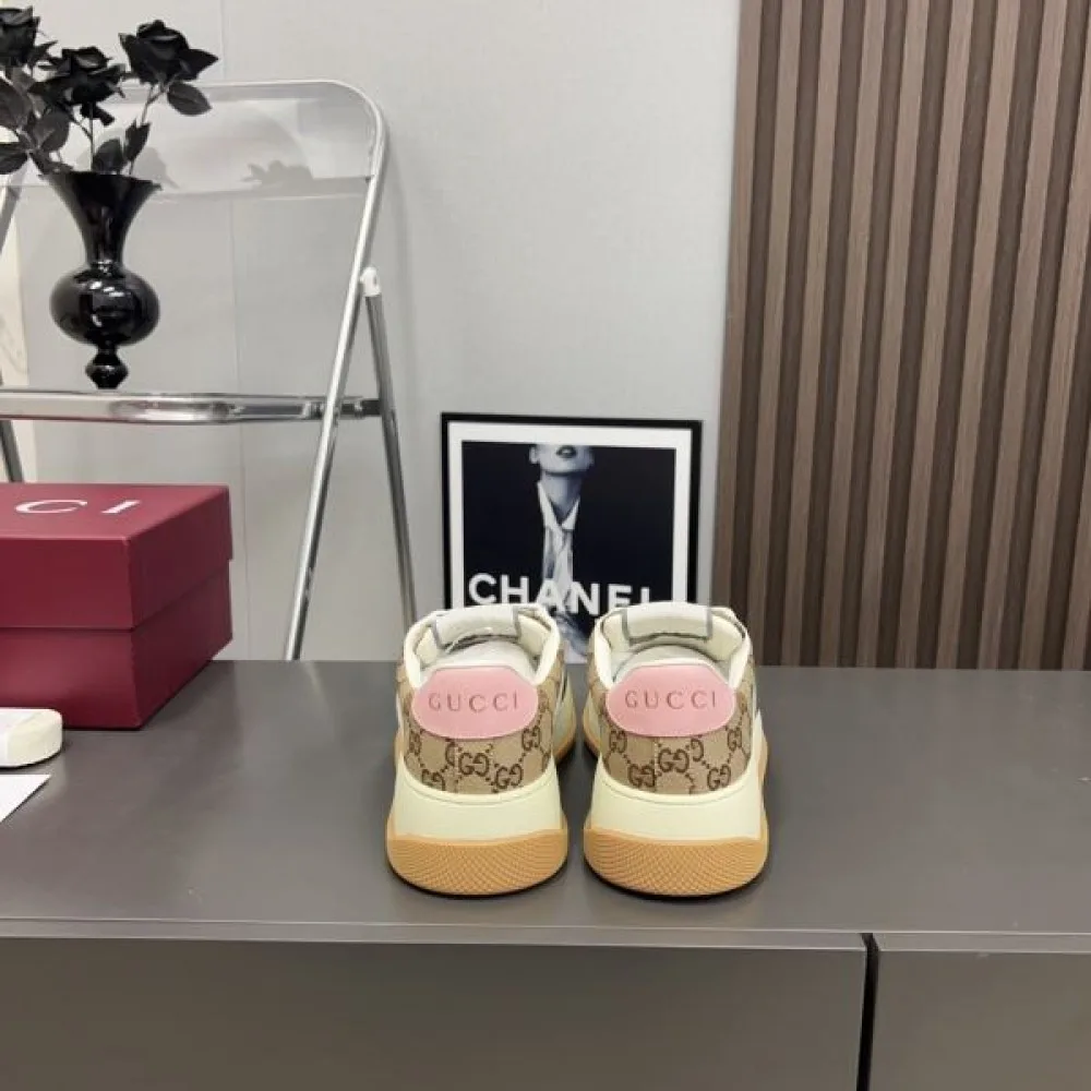 GUCCI グッチ 2024FW レディース用 カジュアルシューズ 洗練された魅力が光る 商品画像 8
