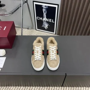 GUCCI グッチ 2024FW レディース用 カジュアルシューズ 品質高き人気アイテム 商品画像 1