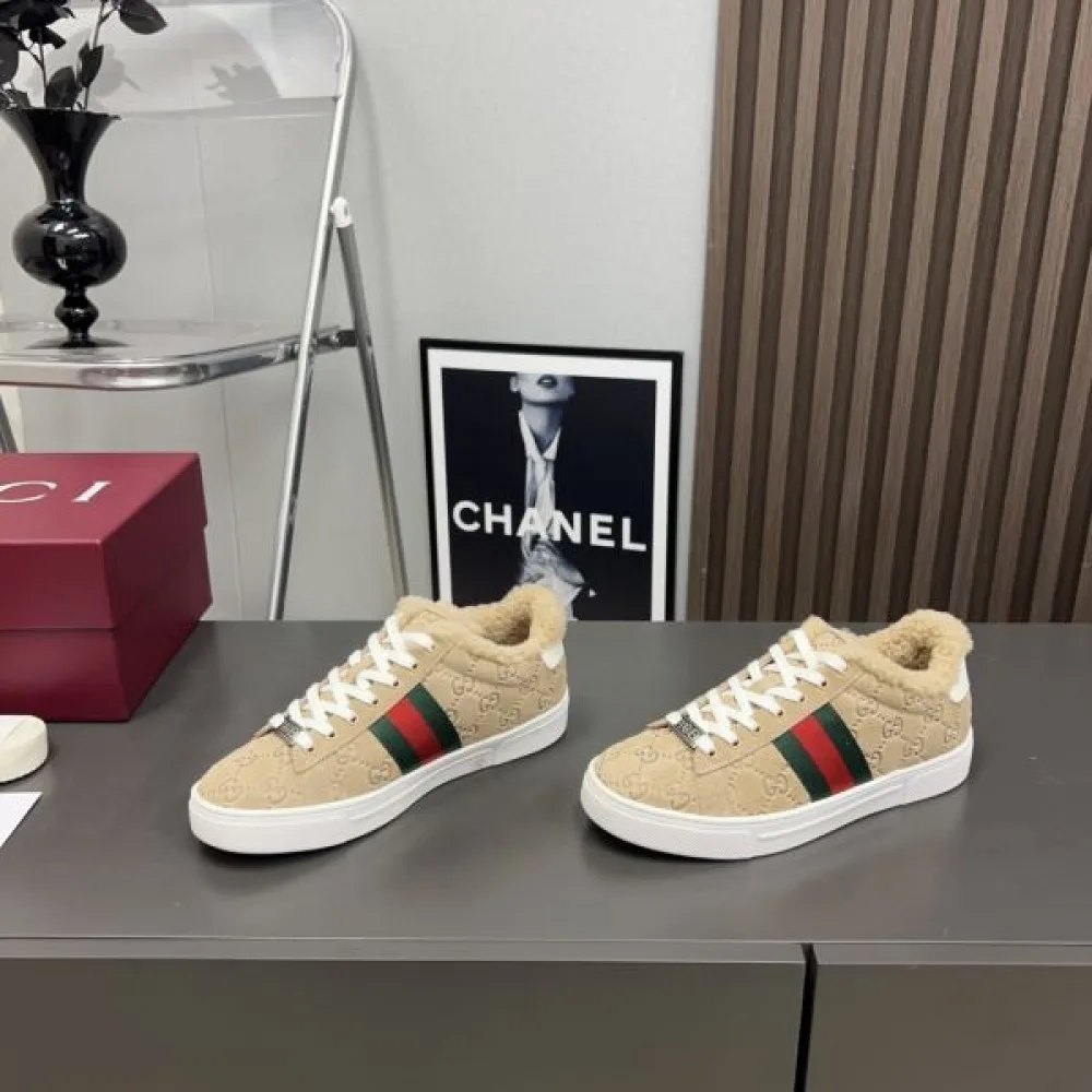 GUCCI グッチ 2024FW レディース用 カジュアルシューズ 品質高き人気アイテム 商品画像 3