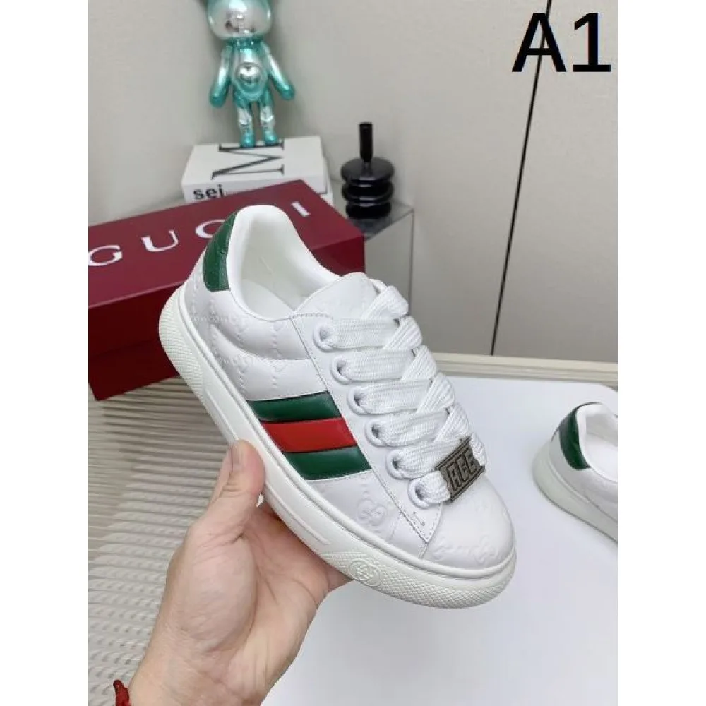 GUCCI グッチ 2024FW レディース用 カジュアルシューズ 人気爆だんな売れ筋! 商品画像 1
