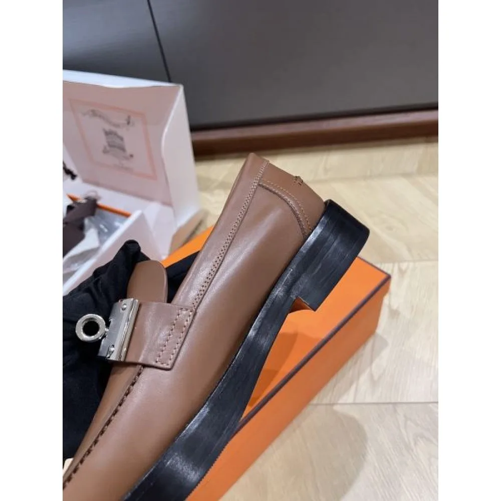 HERMES エルメス 2024FW レディース用 カジュアルシューズ シーン問わずに使える 商品画像 9